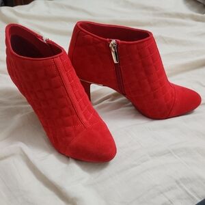 New In Box! Vince Camuto Red Quilted Booties Size 7.5wide